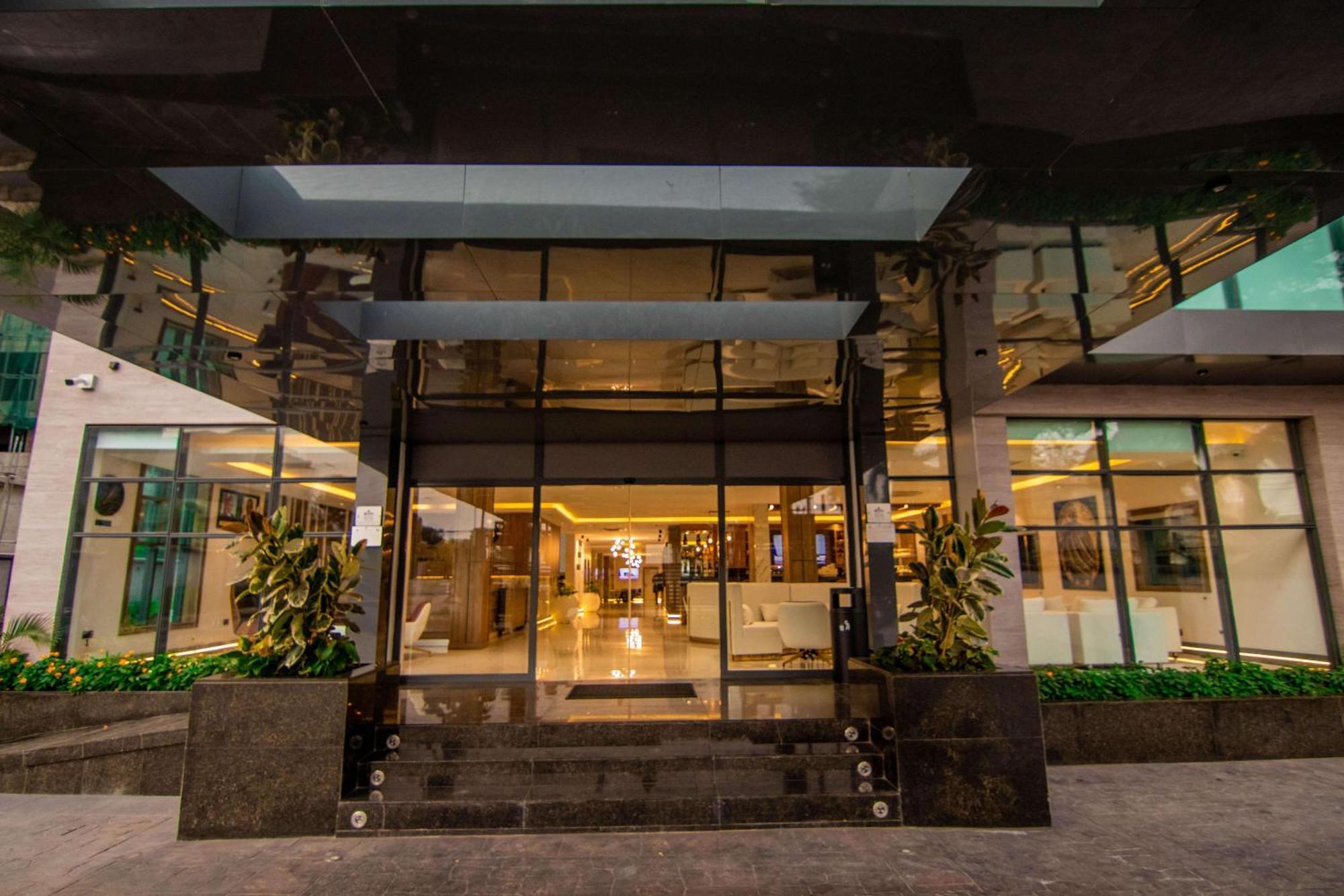 The Safron Hotel Lagos Buitenkant foto